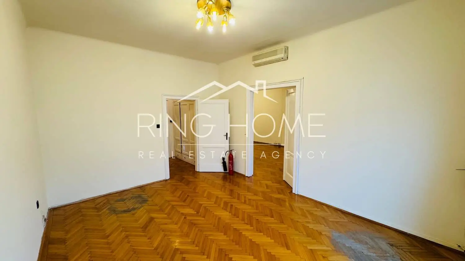 RH342 – ELADÓ VILÁGOS, 139 M²-ES NAGYPOLGÁRI LAKÁS