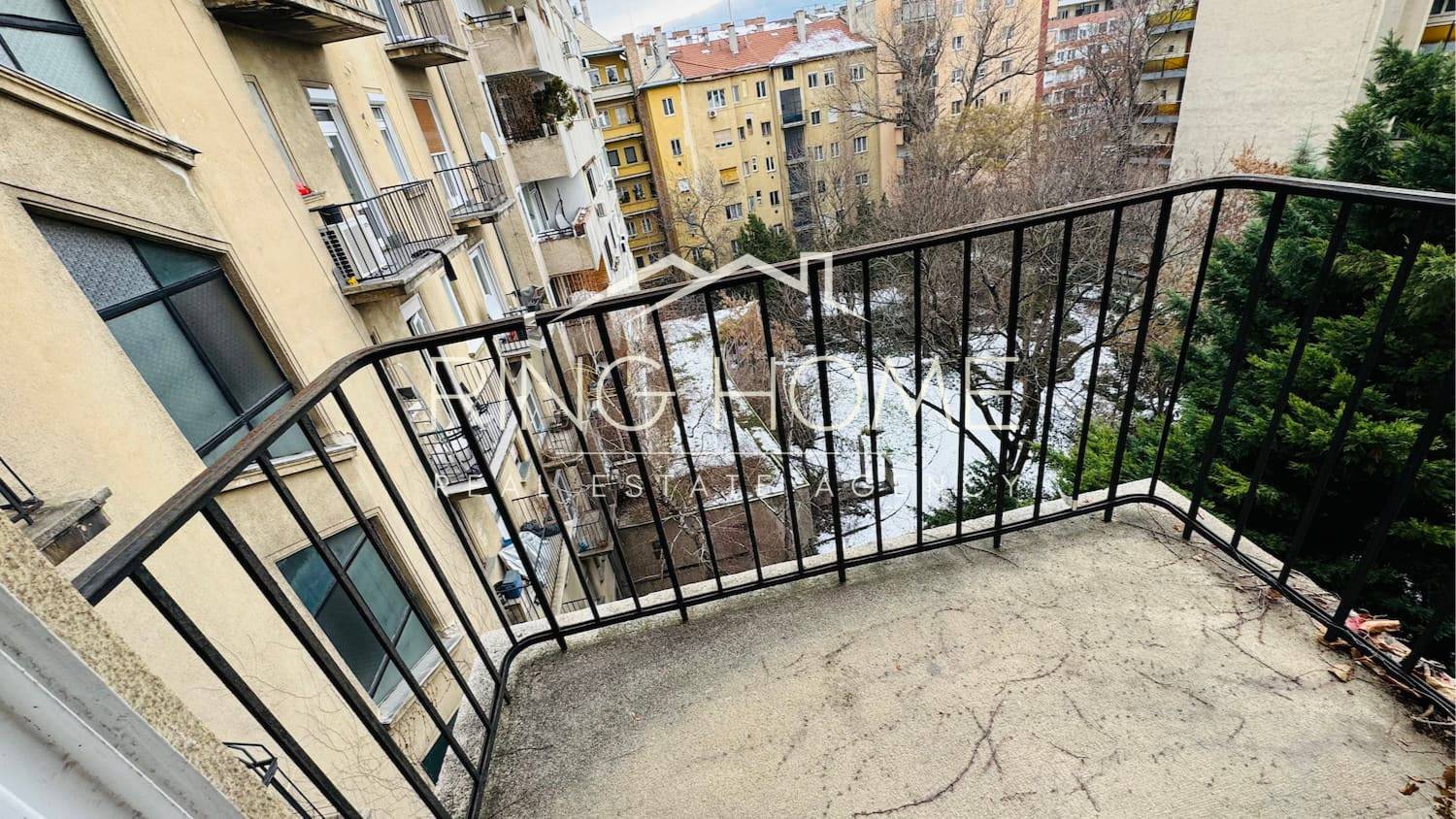 RH342 – ELADÓ VILÁGOS, 139 M²-ES NAGYPOLGÁRI LAKÁS