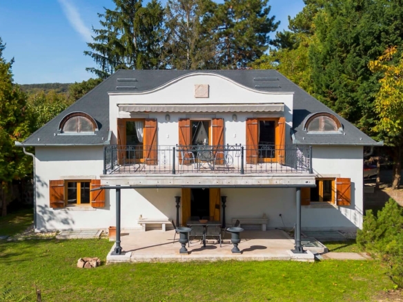 ELAD&Oacute; PANOR&Aacute;M&Aacute;S CSAL&Aacute;DI H&Aacute;Z BALATONSZEPEZDEN